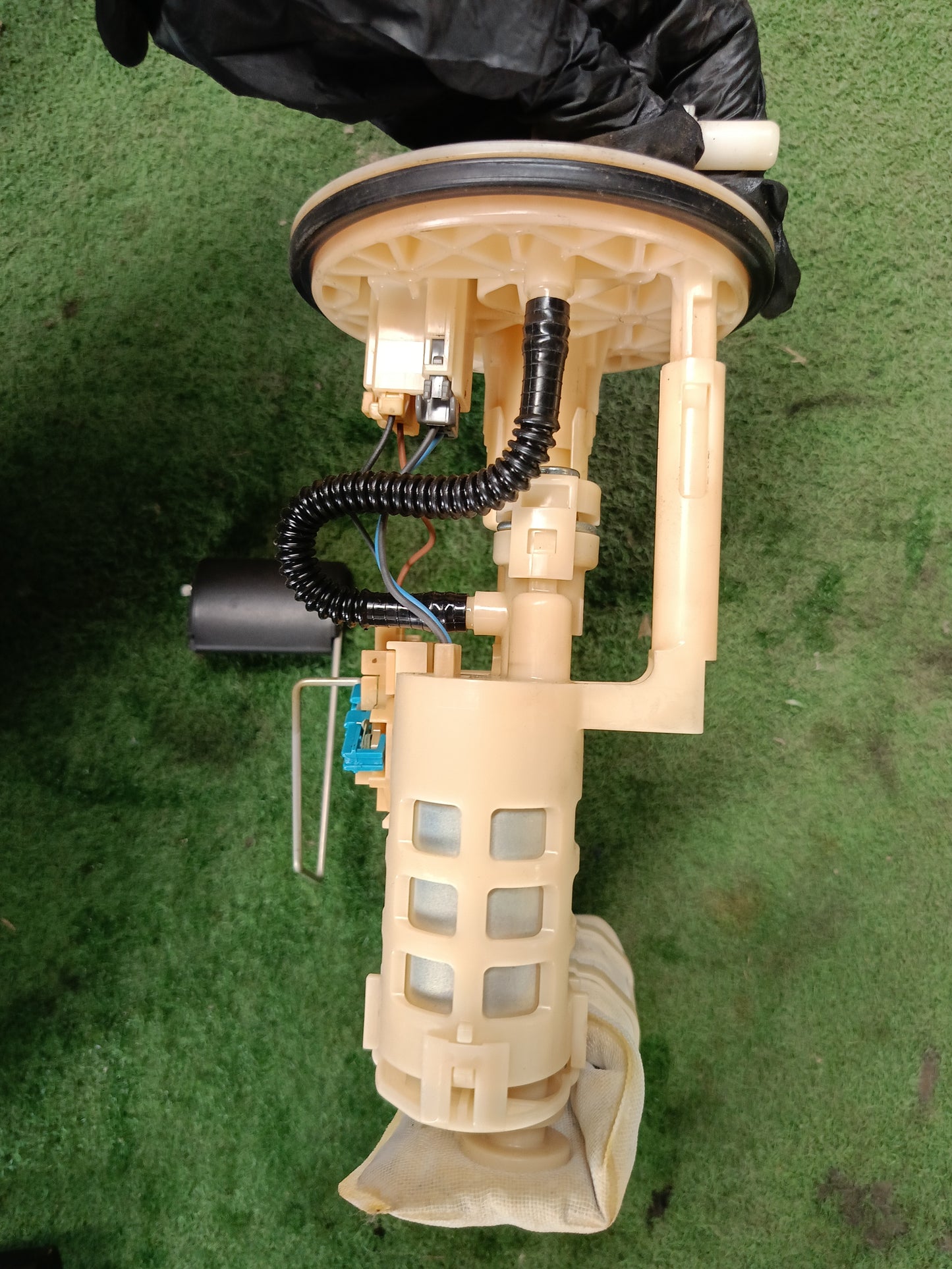 PERODUA BEZZA FUEL PUMP (FP00001)